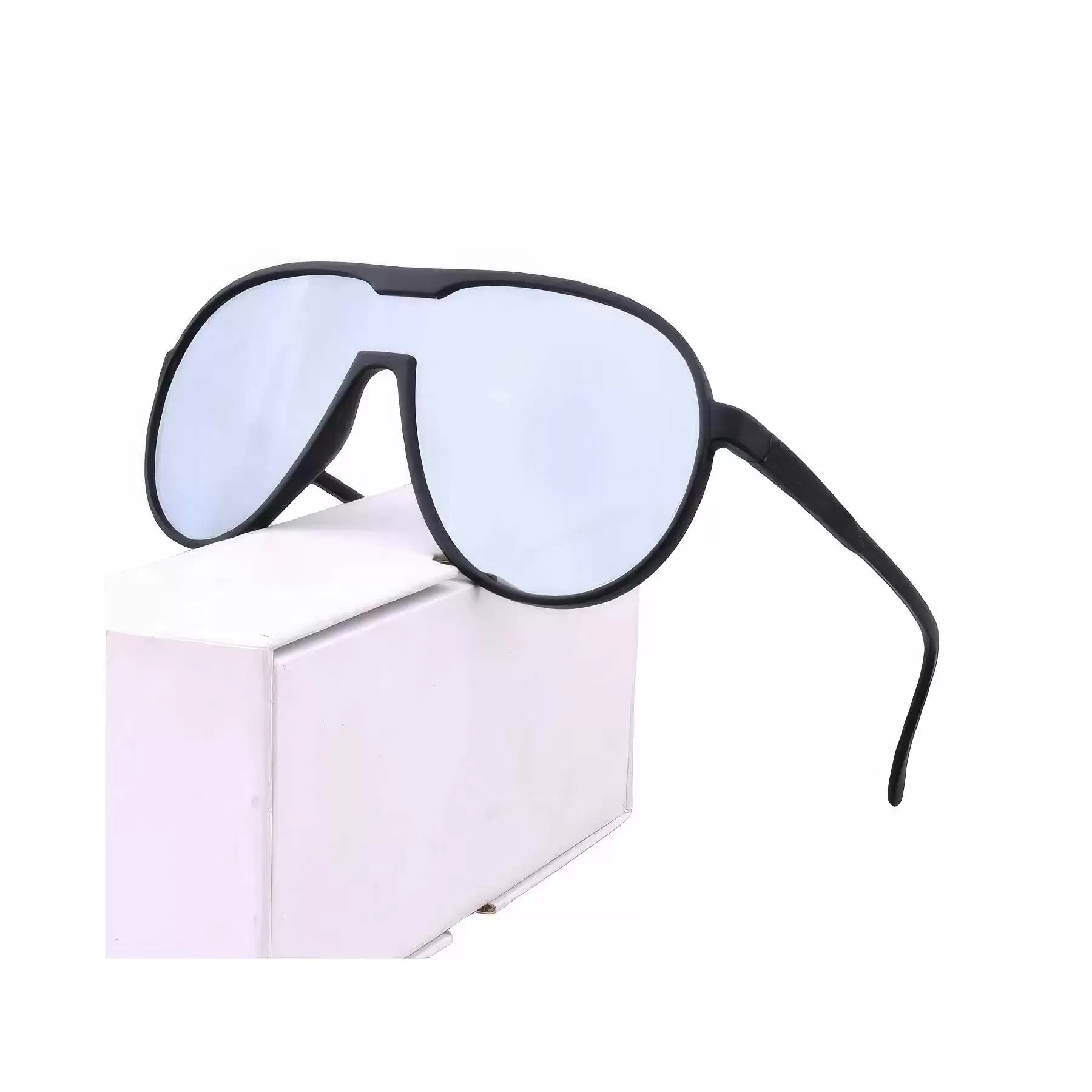 Polarized TAC Sunglasses for Men And Women - Image 2